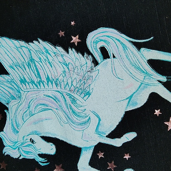 🌟 SO Favorite Graphic Tank – Girls Size M (8) – Black with Iridescent Pegasus - Picture 2 of 3